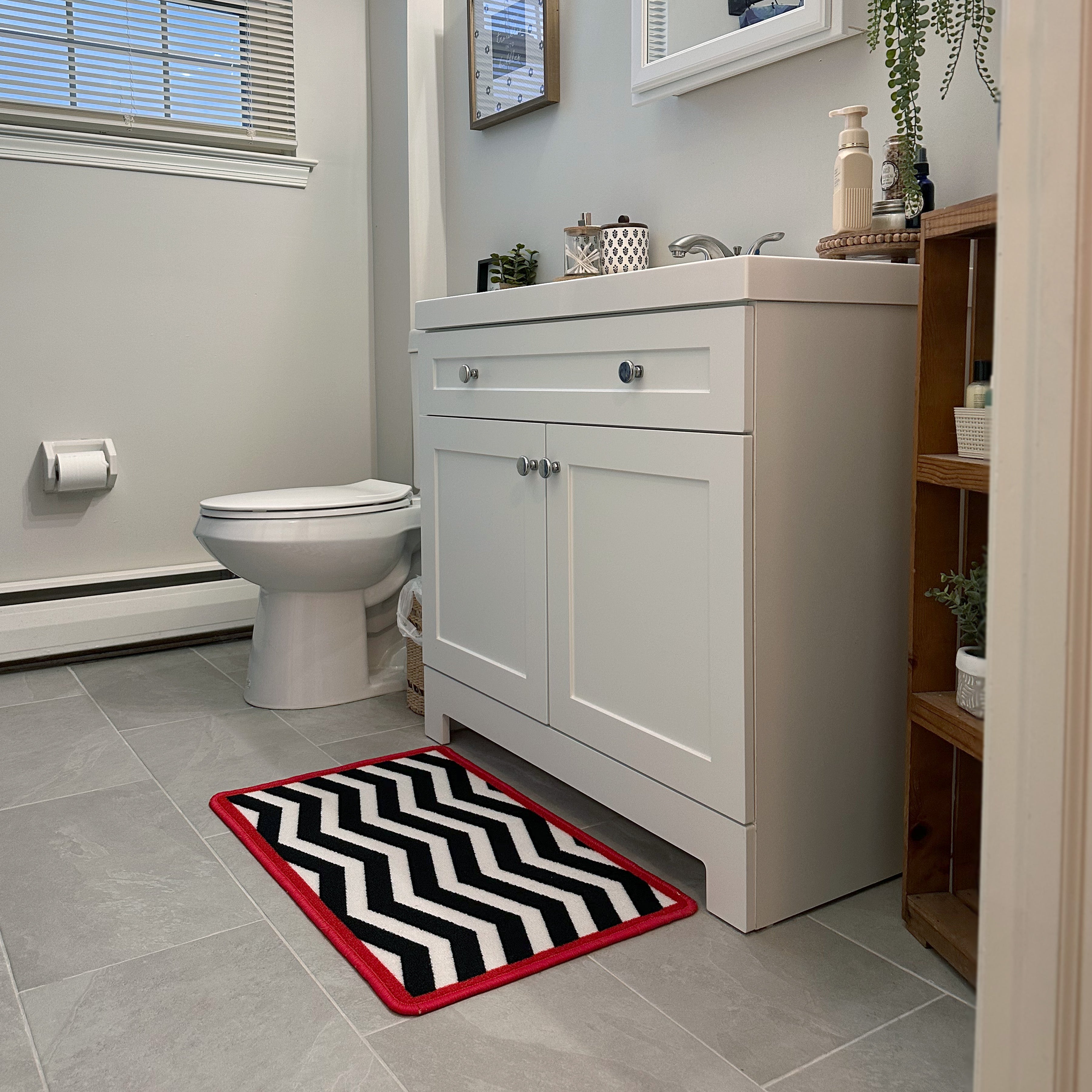 RED ROOM DOORMAT RUG