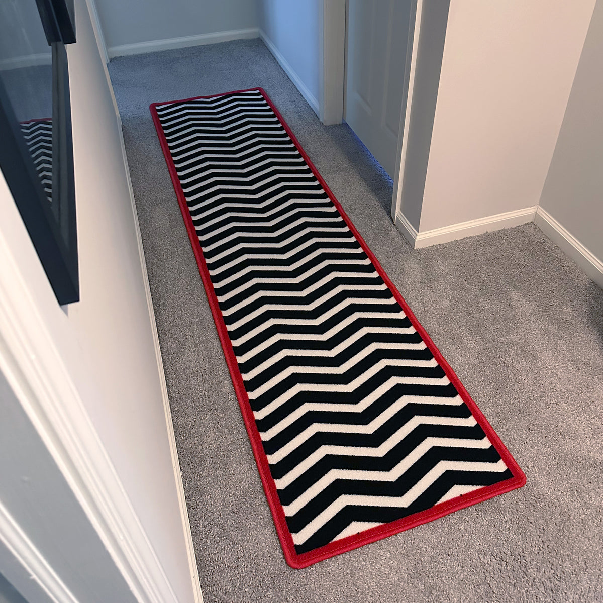 RED ROOM RUNNER RUG